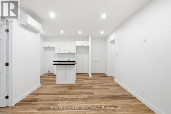 Photo - 322 Frontenac St Unité D