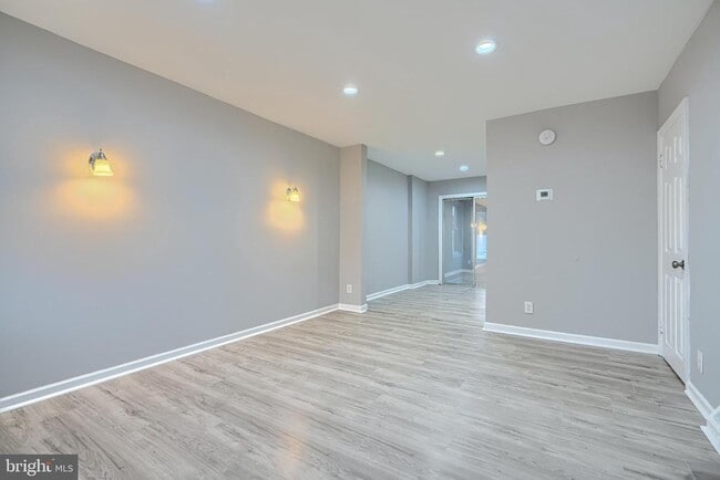 Building Photo - 163 Hampshire Rd Rental