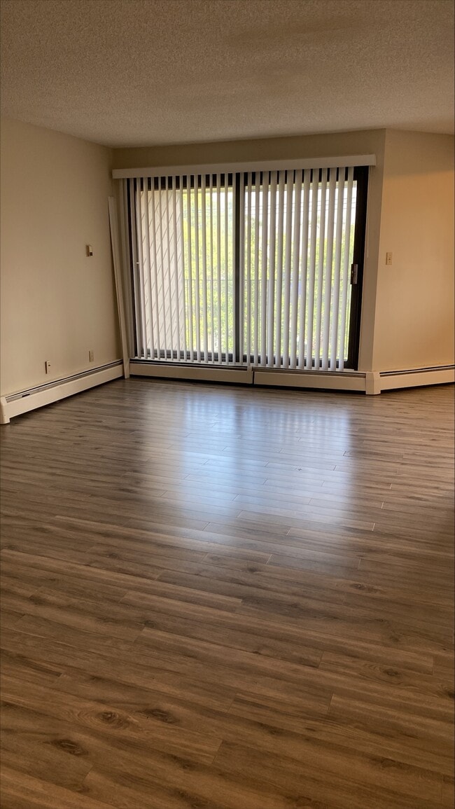 Building Photo - 9208-9106 106 Ave NW Unit GC-203