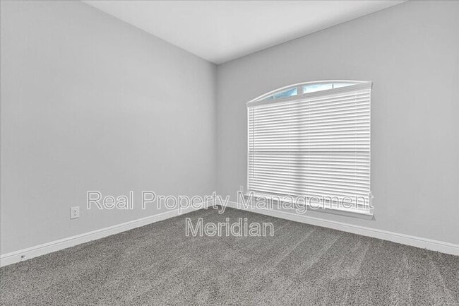Photo - 212 Roundstone Rd