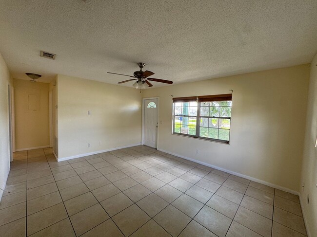 Photo - 364 16th St SW