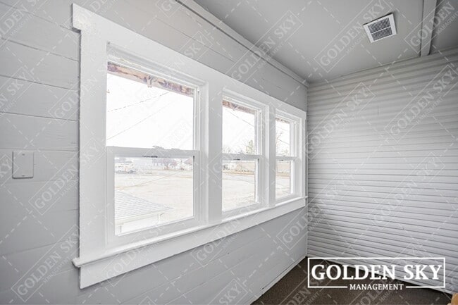 Photo - 115 E Willard St Unidad 4