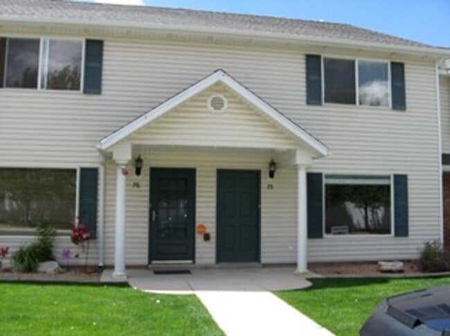 Building Photo - Nice Location