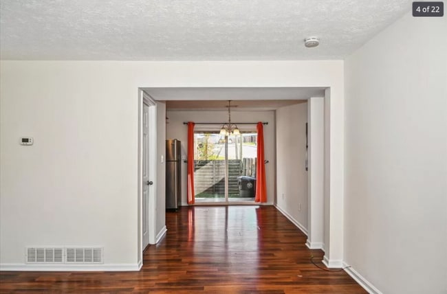 Photo - 3530 Sutherland Dr