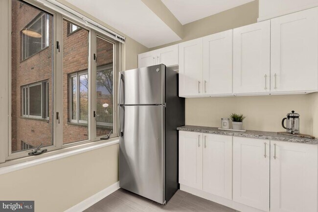 Photo - 4301 Massachusetts Ave NW Unidad 4001