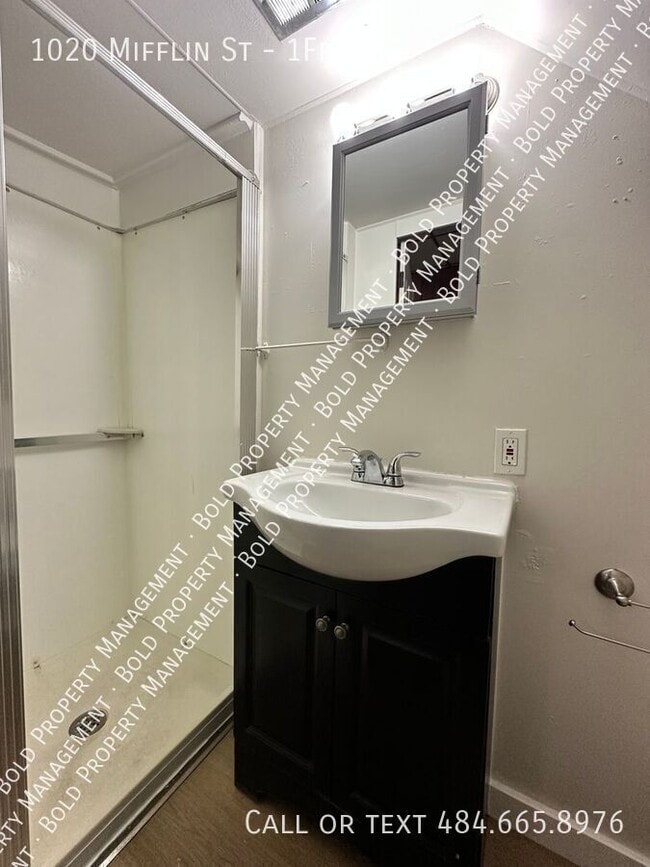 Photo - 1020 Mifflin St Unit 1Front