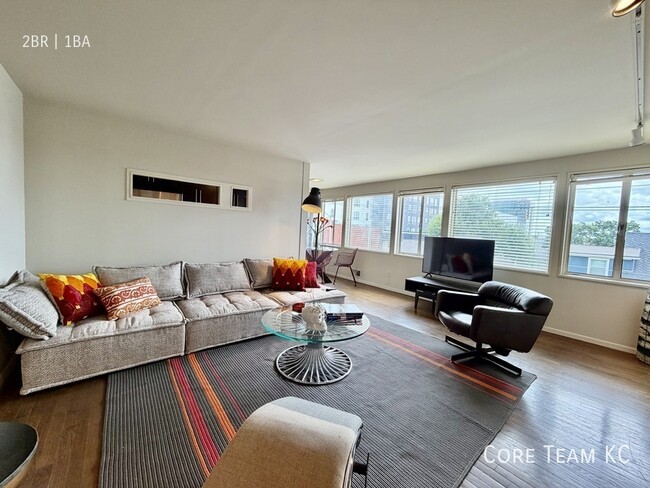 Photo - 1020 W 44th St Unit 7