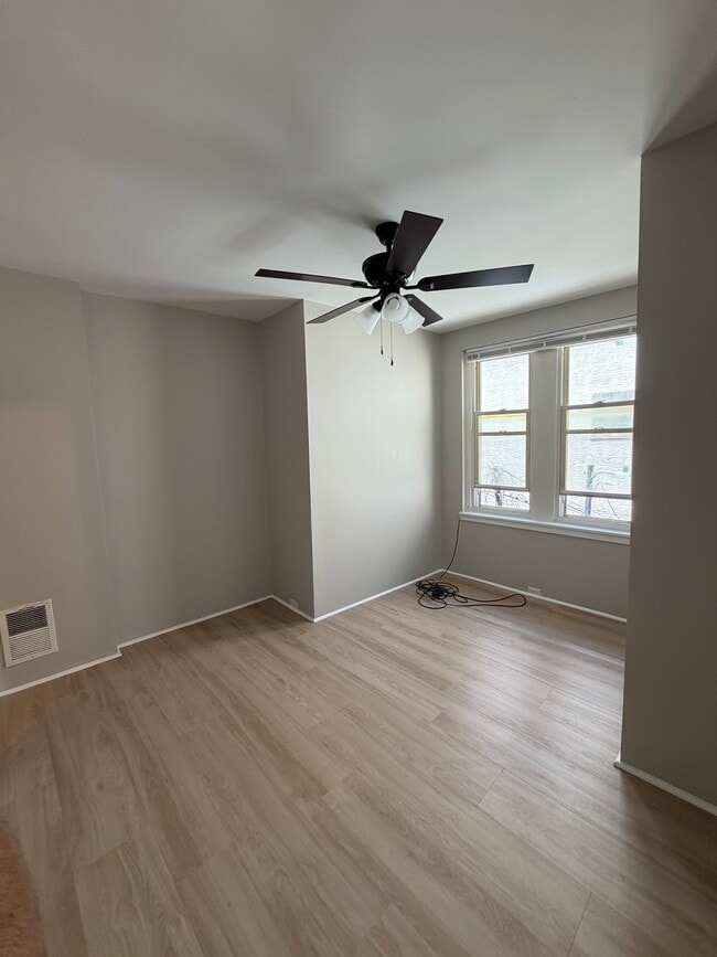 Building Photo - 1532 S 2nd St Unit 2R