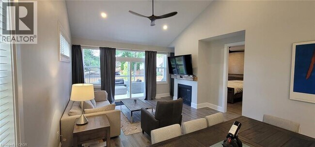 Photo - 10 Paradise Grv