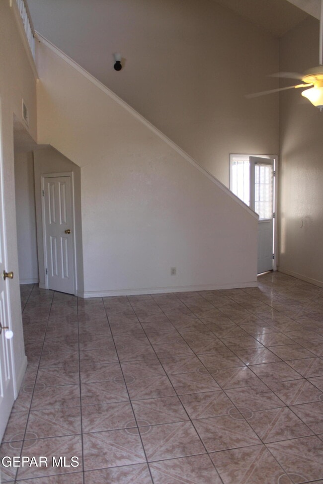 Photo - 10936 Whitehall Dr