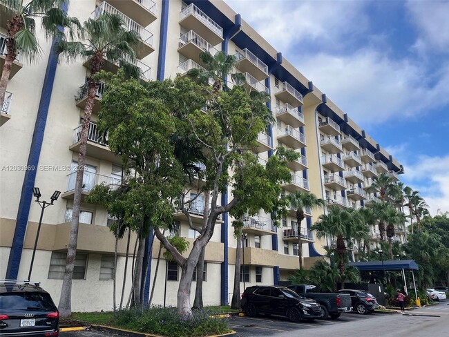 Building Photo - 801 NW 47th Ave Unit 820W