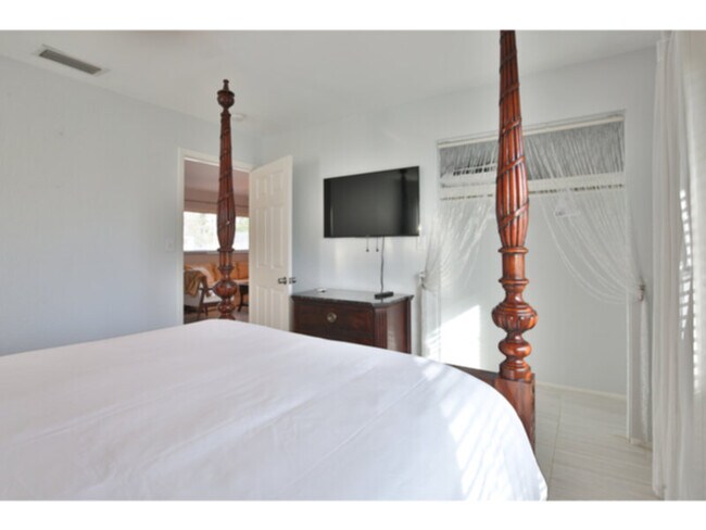 Photo - Julia Place Unit C Upstairs Unit