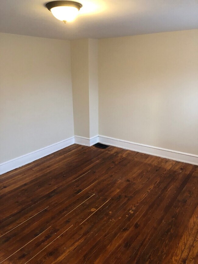 Photo - 654.5 Columbia Ave Unidad Apt 2