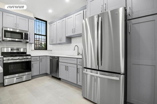 Photo - 1445 Dean St