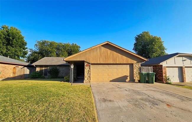 Photo - 211 Redbud St