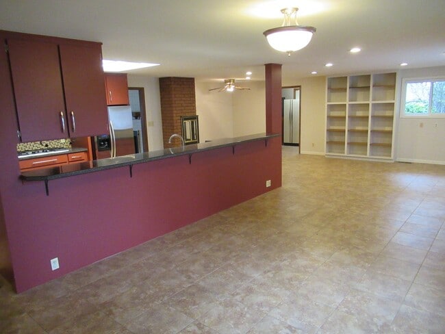 Photo - Four Bedroom Home in the Hills of South Salem