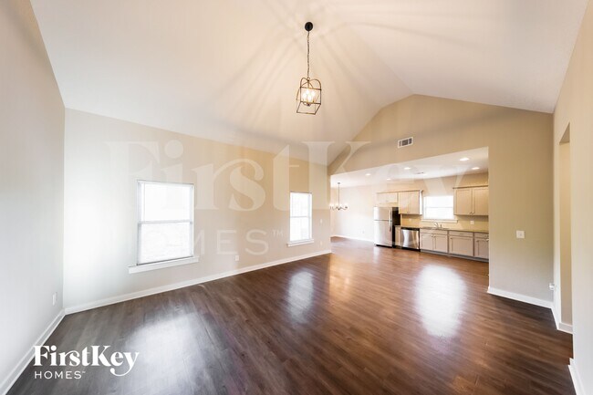 Photo - 170 Lakewood Ln