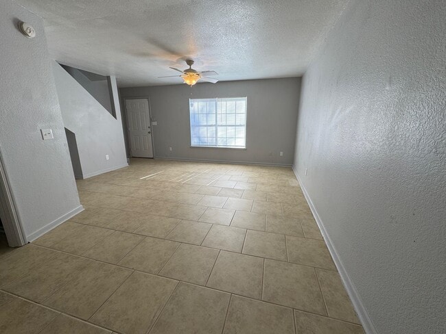 Photo - 215 Dixie Dr