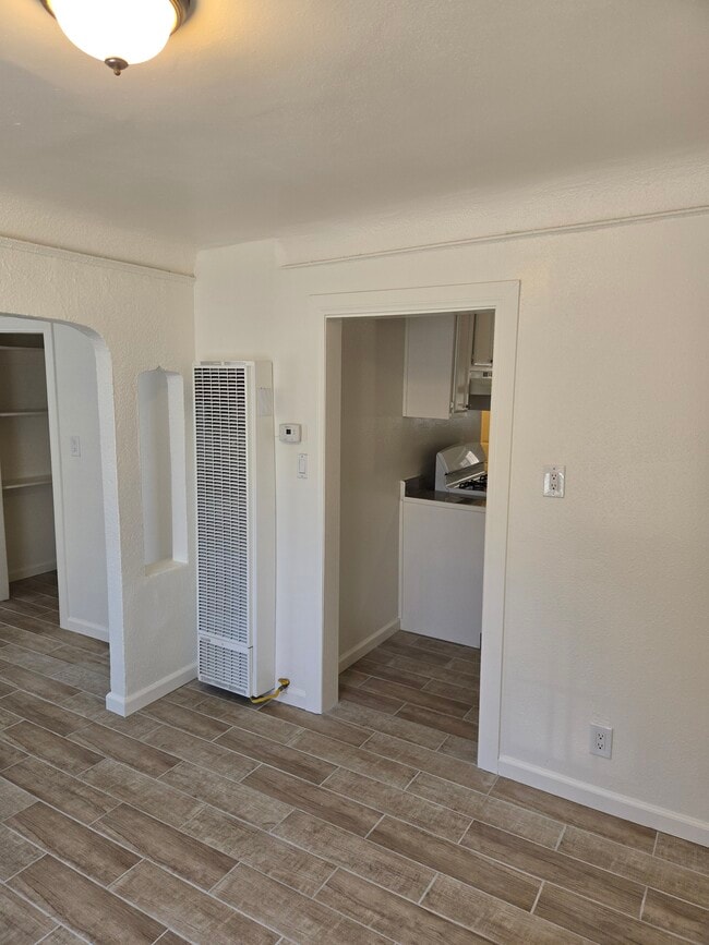 Photo - 6417 Gifford Ave
