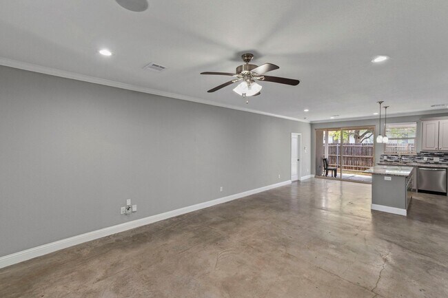 Photo - 2710 Gordon Ave