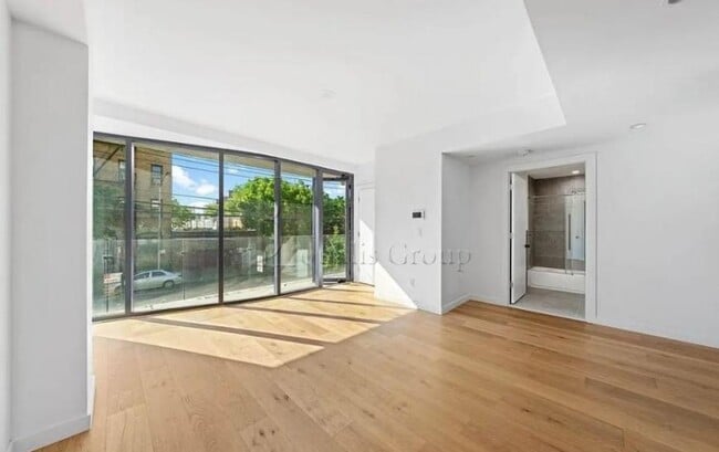 Photo - 2 bedroom in ASTORIA NY 11102 Unit 203