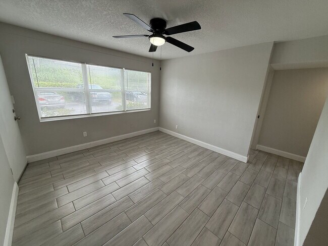2112 9th Ave N Unit 1