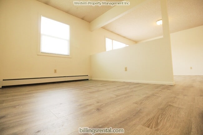 Building Photo - 1217 Yellowstone Ave Unit #B