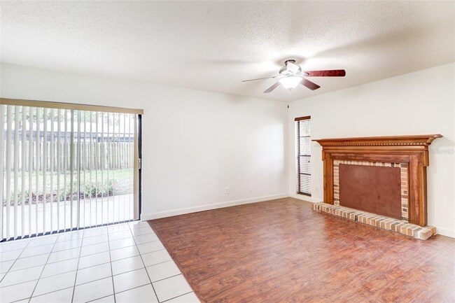 Photo - 16107 Country Crossing Dr