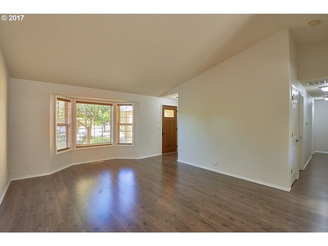 Photo - Lovely 3 Bed, 2 Bath Home in Dundee- Walking Distance to New Elementary School!