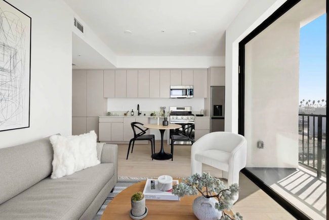 Photo - 904 S New Hampshire Ave Unit 701