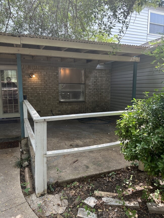 Photo - 4816 Rollingwood Ct Townhome