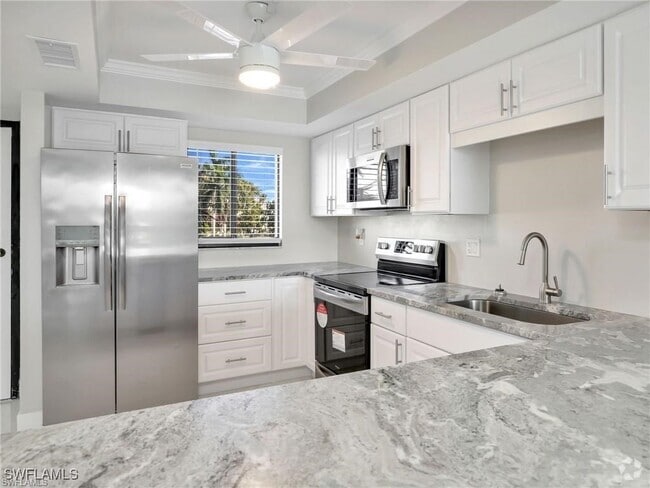 Building Photo - 4280 SE 20th Pl Unit 207 Rental
