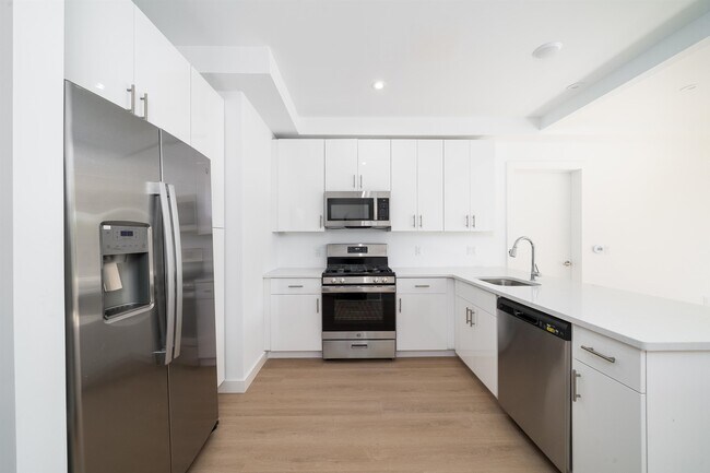 Photo - 3309 LIBERTY Ave Unidad 312