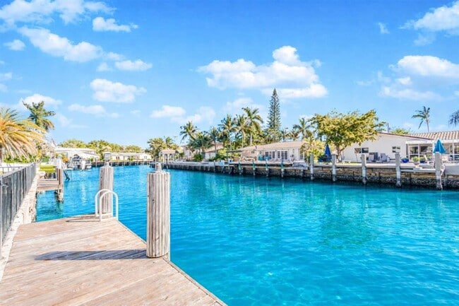 Building Photo - 2810 NE 60th St