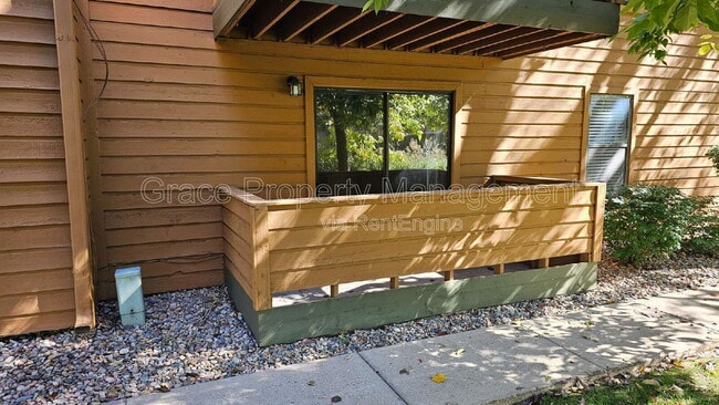 Photo - 3335 S Ammons St