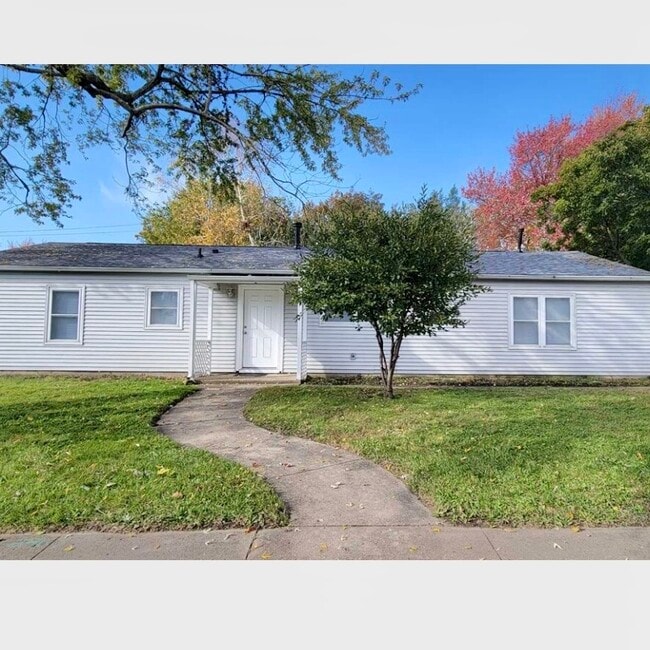 Building Photo - 2407 Carrelton Dr