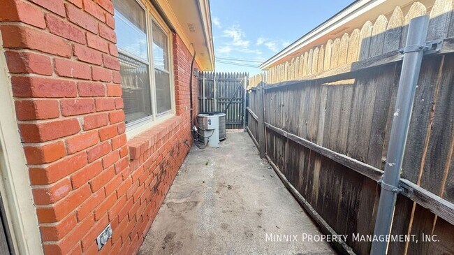 Photo - 4313 58th St