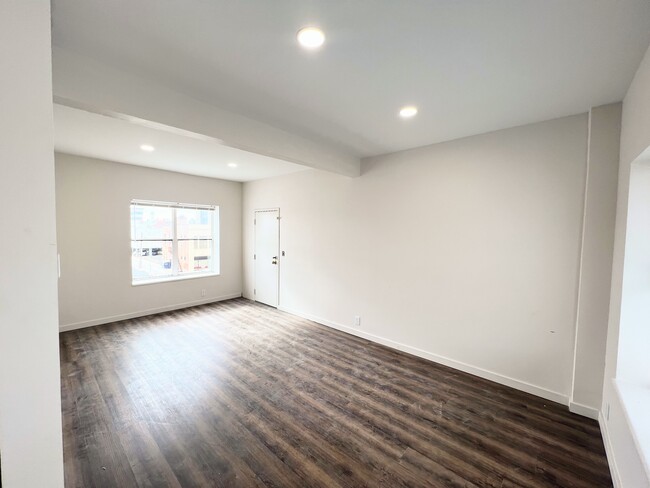 Photo - 207 N Emporia Ave Apartment