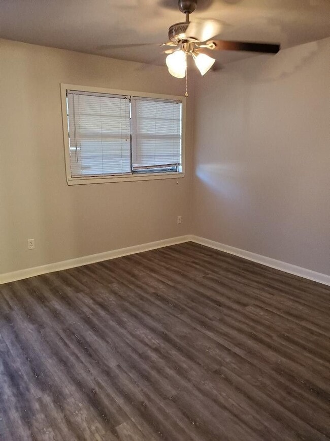 Photo - 2505 Douglas Dr