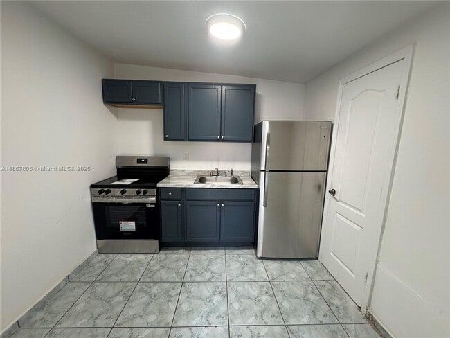 Building Photo - 2146 NW 18th Terrace Unit D Rental