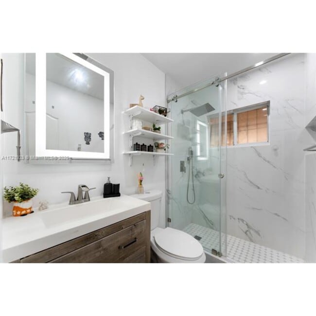 Photo - 820 SW 17th Ave