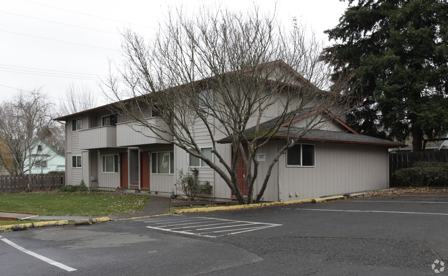 Pinewood Terrace - Pinewood Terrace Apartments