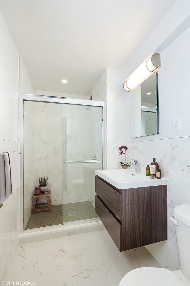 Photo - Pelham Parkway Towers