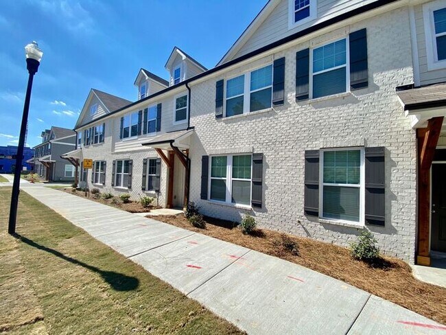 Photo - Gorgeous Like New Townhome in Pineville