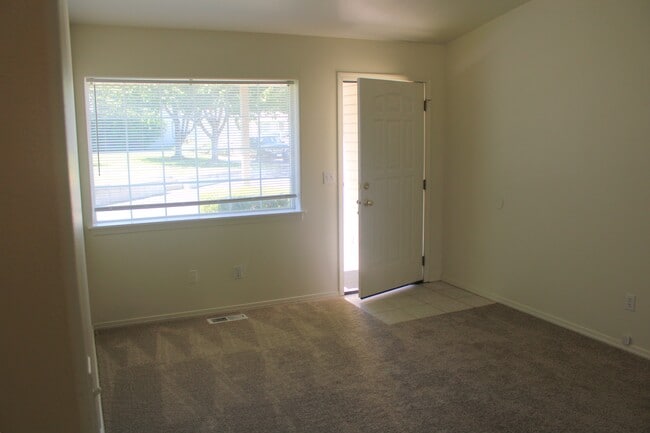 Photo - 1386 Brown St Unit B