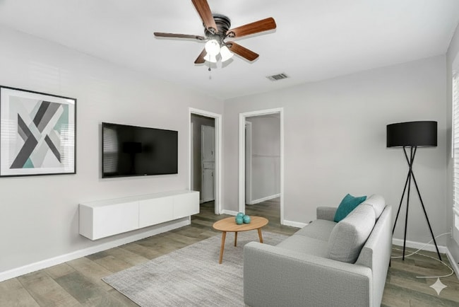 Photo - Cozy 2 Bedroom 1 Bath Duplex in Cleburne TX. 50% off One Month’s Rent!