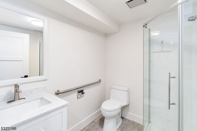 Photo - 140 Washington St