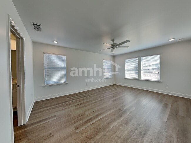 Photo - 212 Chase Ln