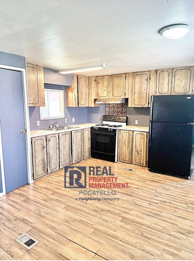 Photo - 3 Bed 1 Bath Mobile Home - Pets negotiable