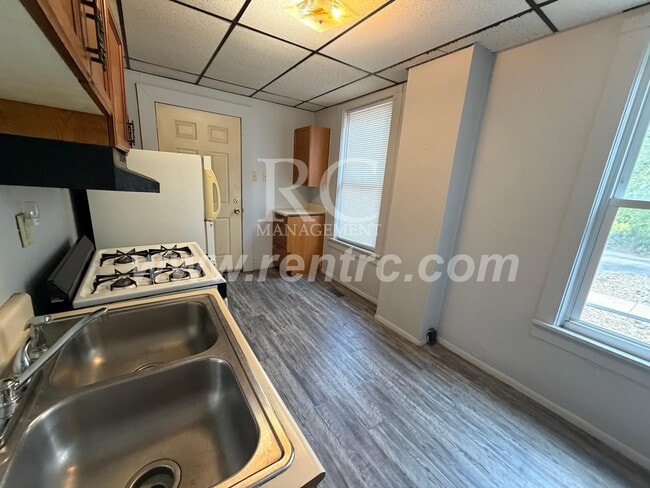 Photo - 1112-B Gilbert-